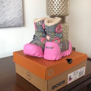 BRAND NEW TODDLER BOGS